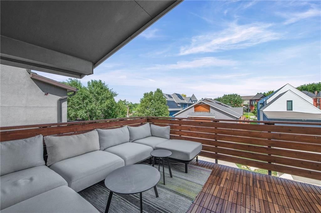 2431 Forest Avenue — photo 48