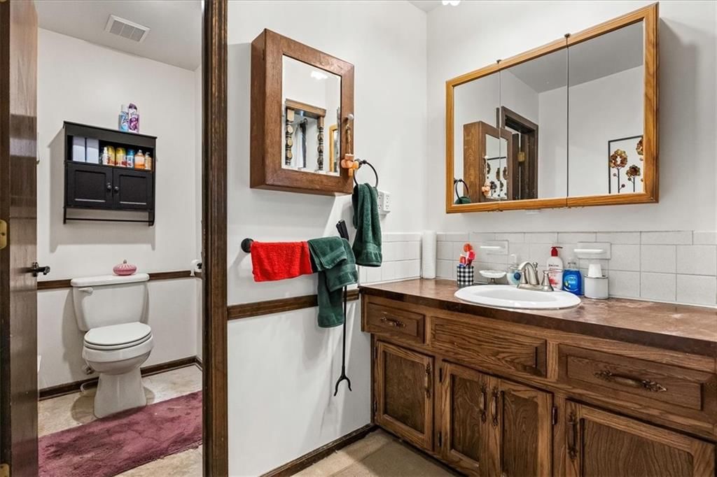16618 W 147th Terrace — photo 9