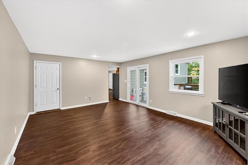 514 NW Ward Road — photo 9