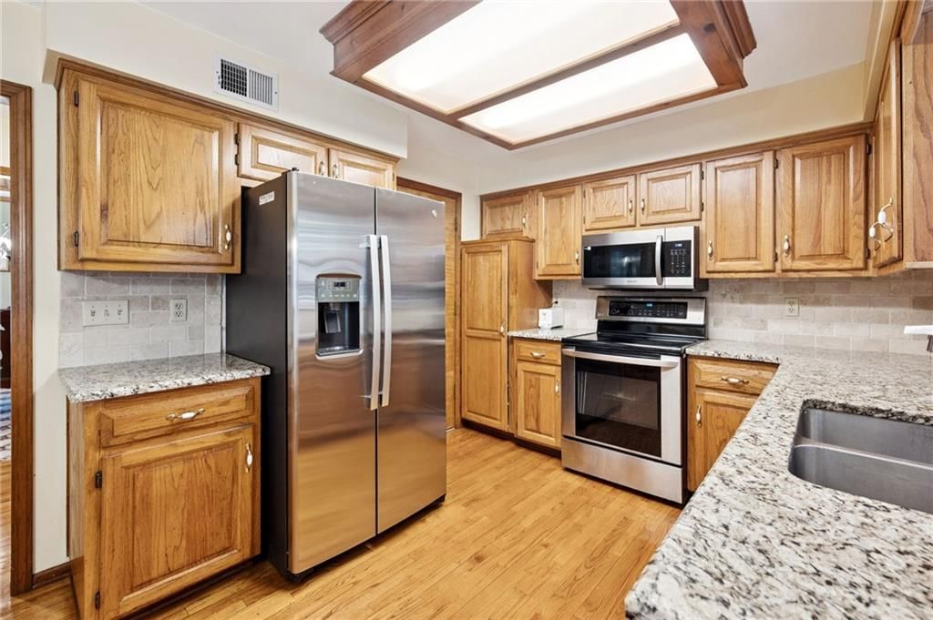 8614 Oakview Drive — photo 12