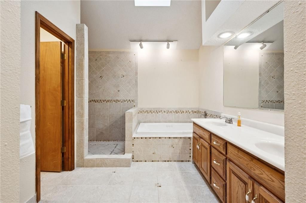 8614 Oakview Drive — photo 18