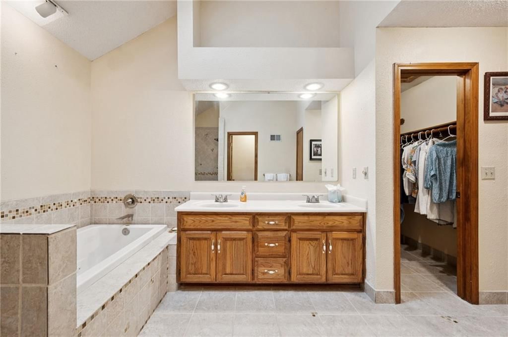 8614 Oakview Drive — photo 19