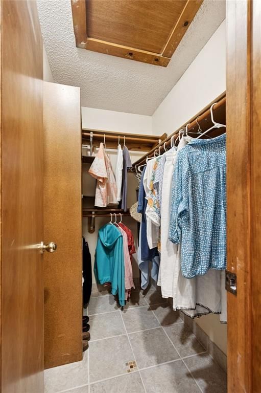 8614 Oakview Drive — photo 20