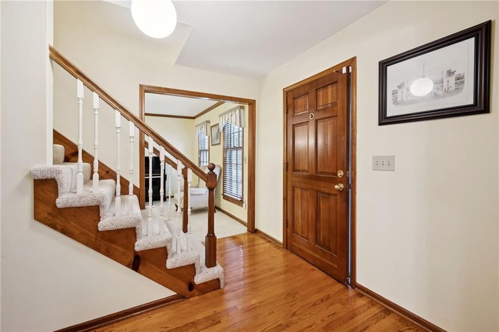 8614 Oakview Drive — photo 3