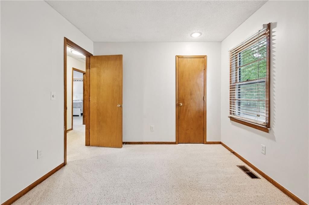 8614 Oakview Drive — photo 25