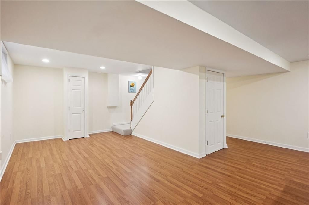 8614 Oakview Drive — photo 32