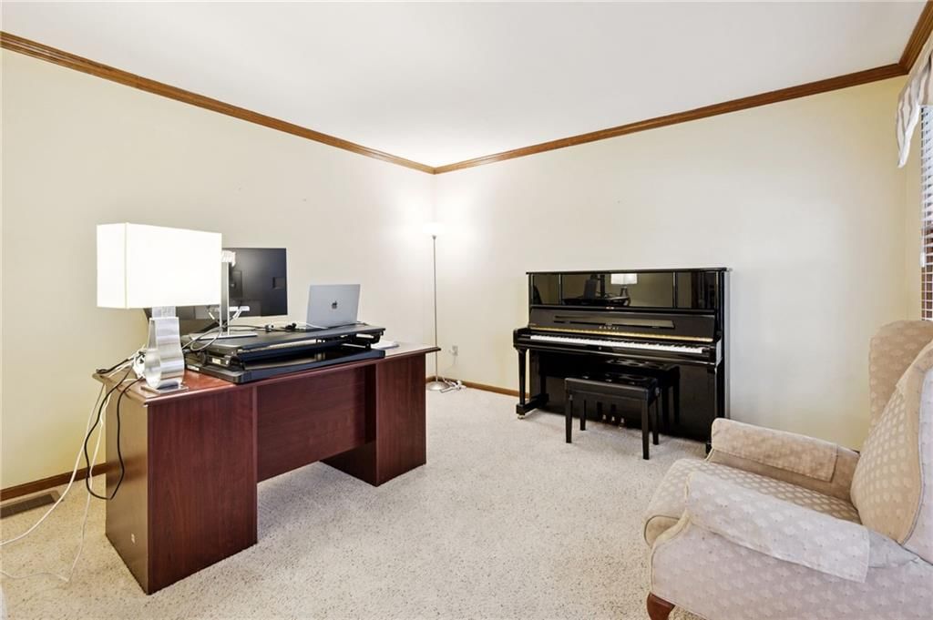 8614 Oakview Drive — photo 5