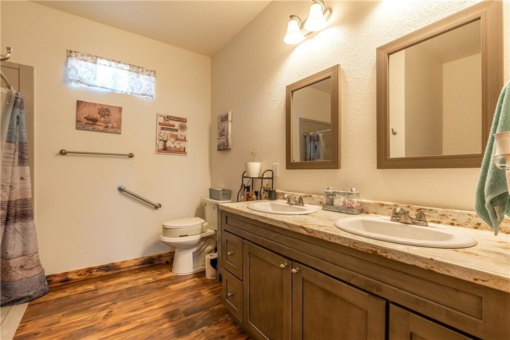 1115 S Cedar Street — photo 13