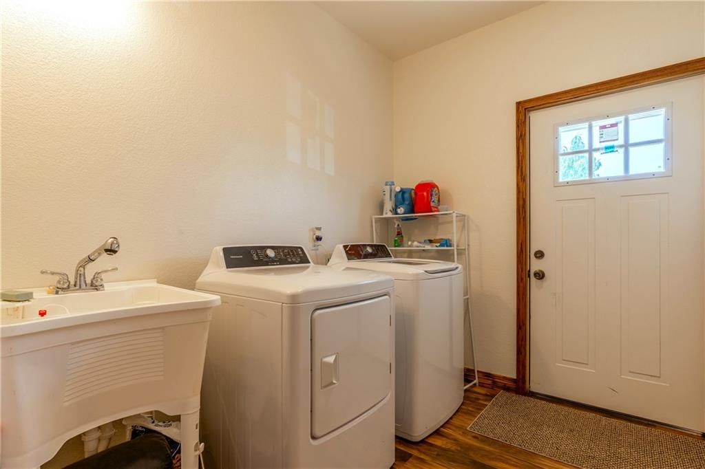 1115 S Cedar Street — photo 17