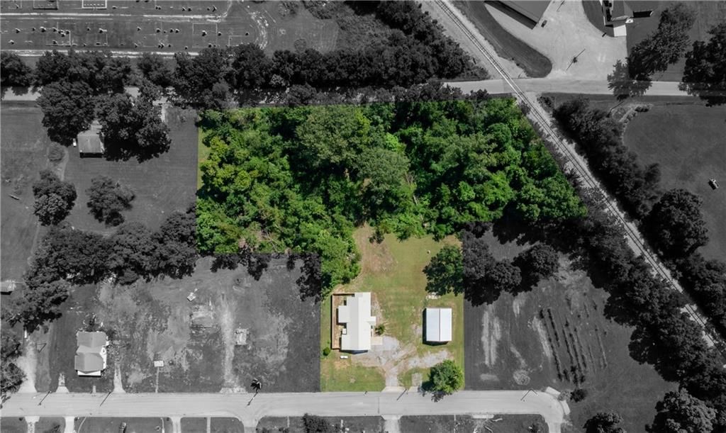 1115 S Cedar Street — photo 33