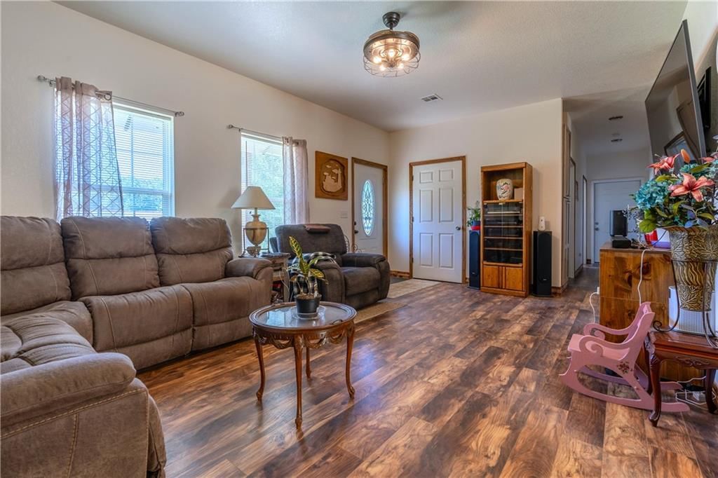 1115 S Cedar Street — photo 5