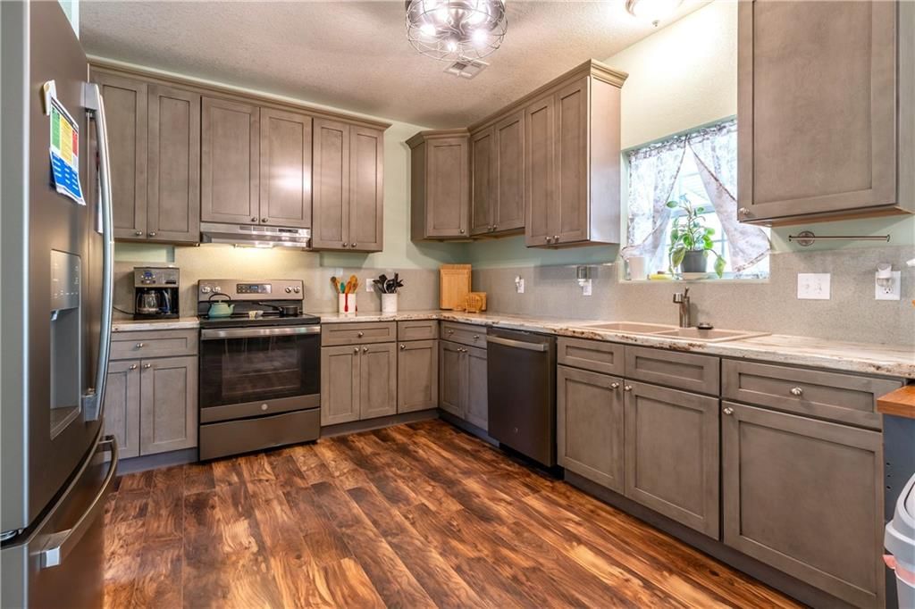 1115 S Cedar Street — photo 7