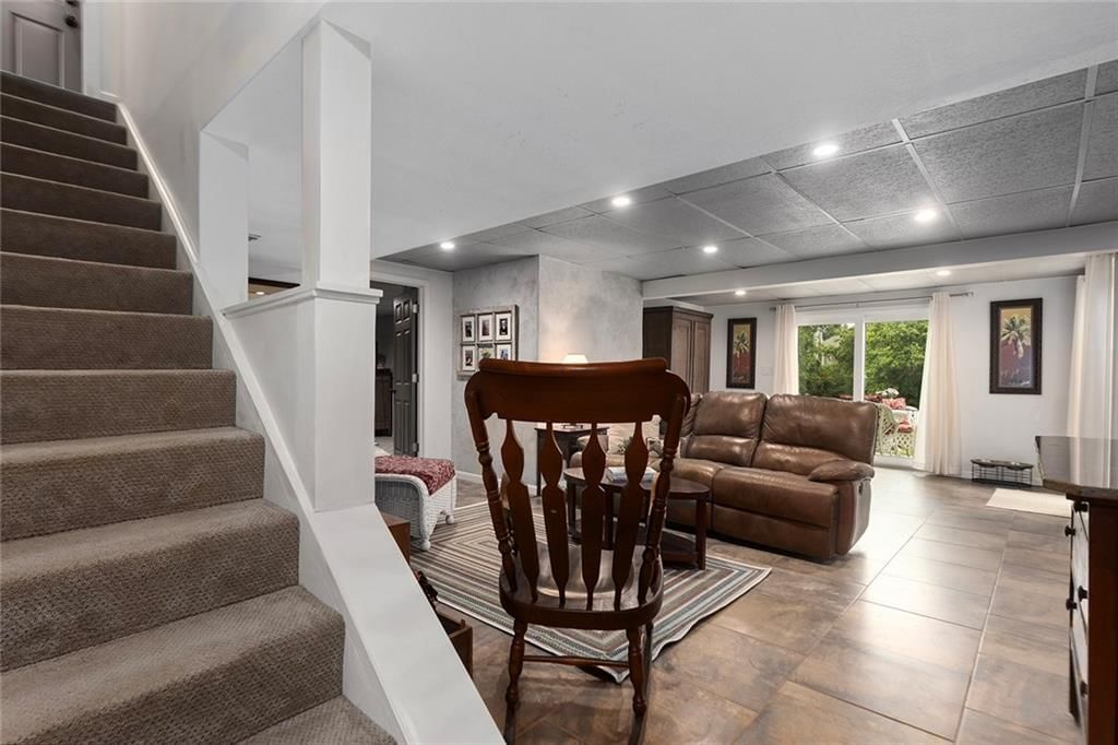 622 NE Fairington Court — photo 33