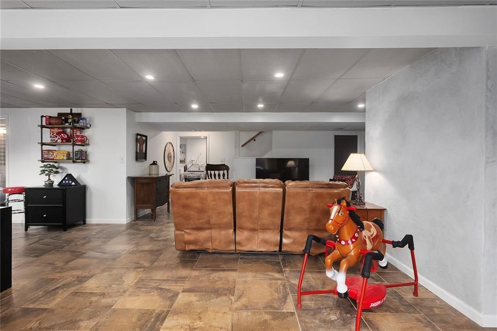622 NE Fairington Court — photo 38