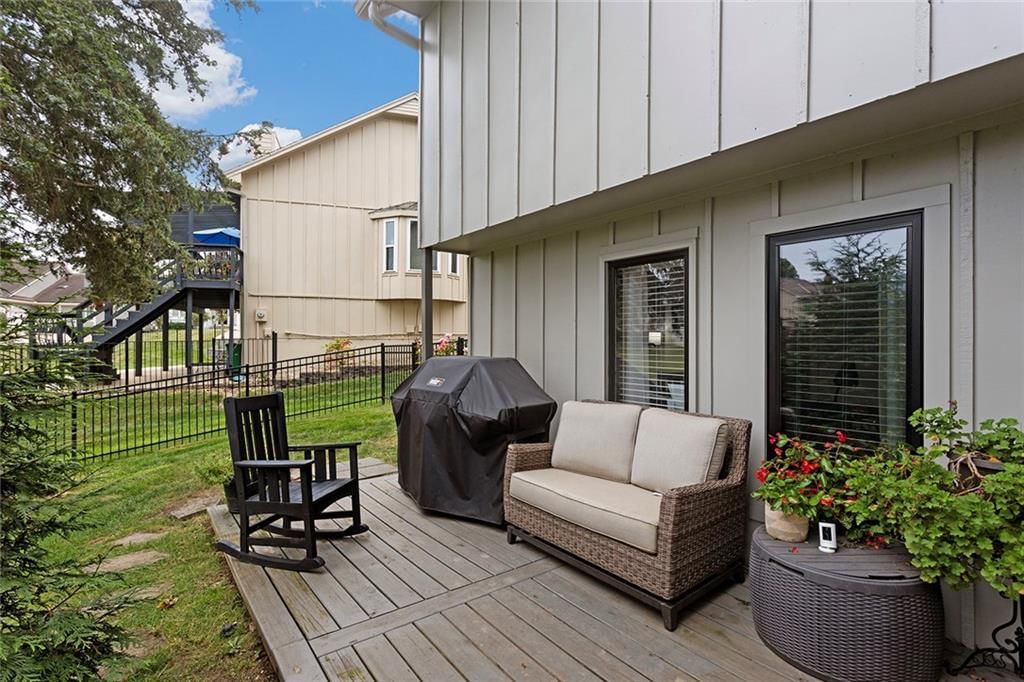 622 NE Fairington Court — photo 46