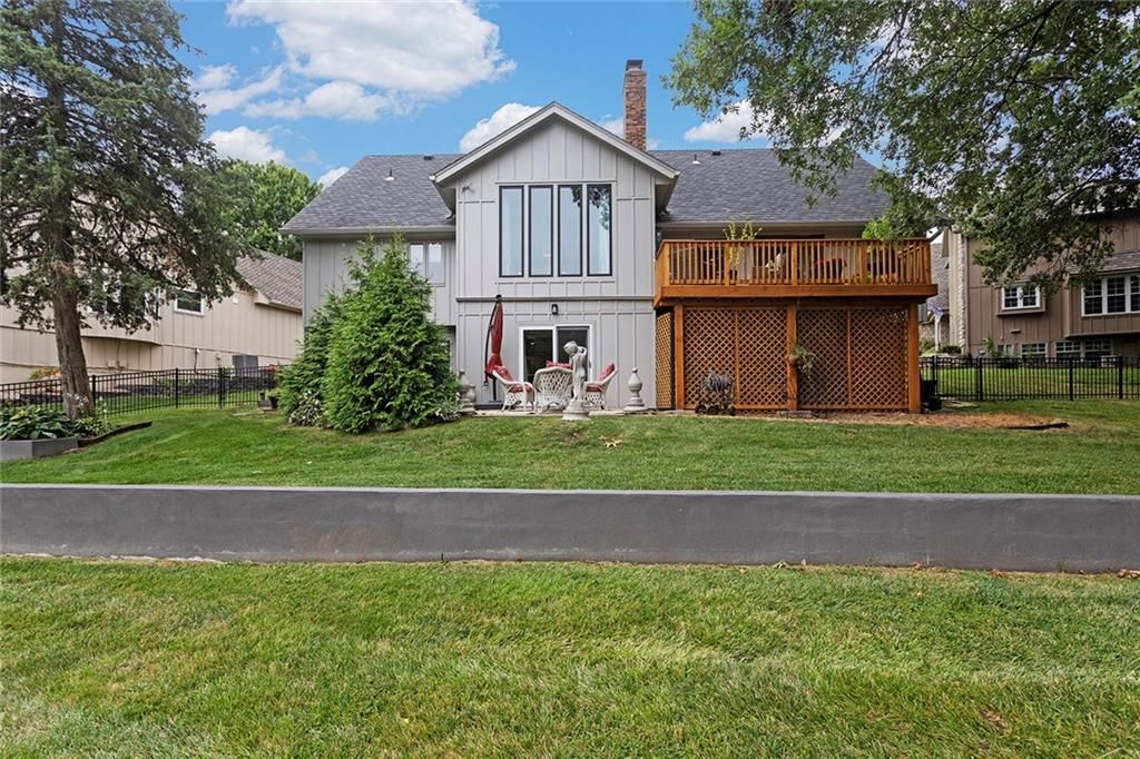 622 NE Fairington Court — photo 48