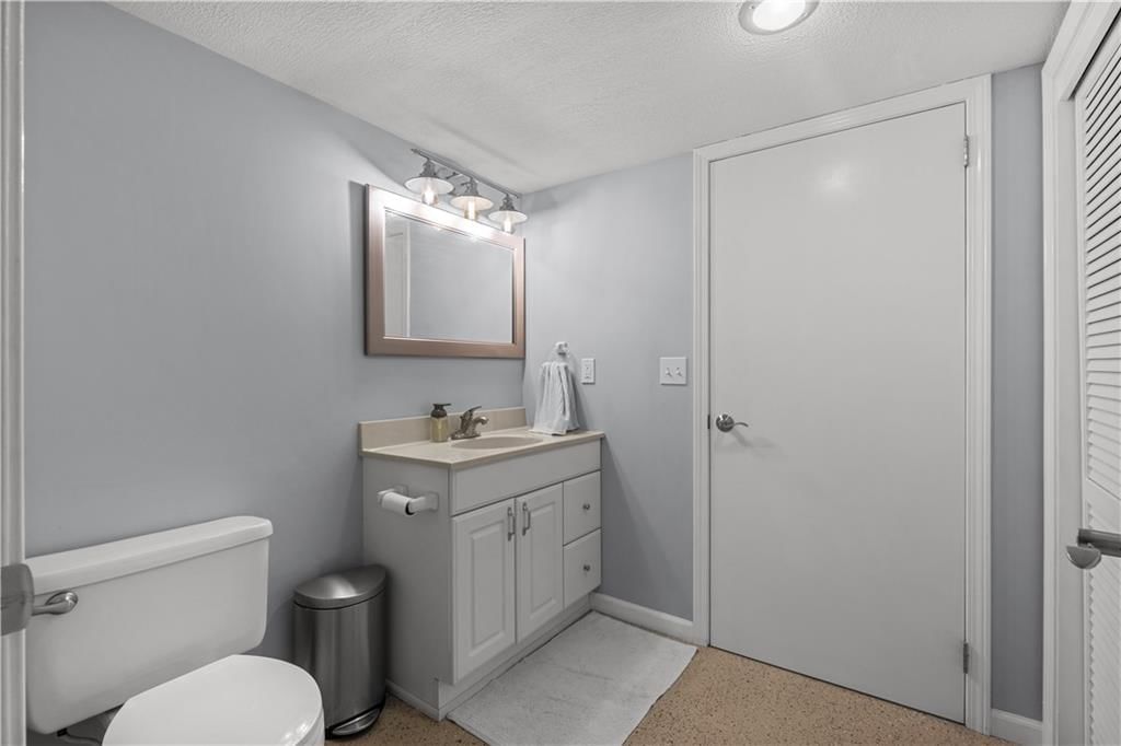 7010 N WHEATON Avenue — photo 24