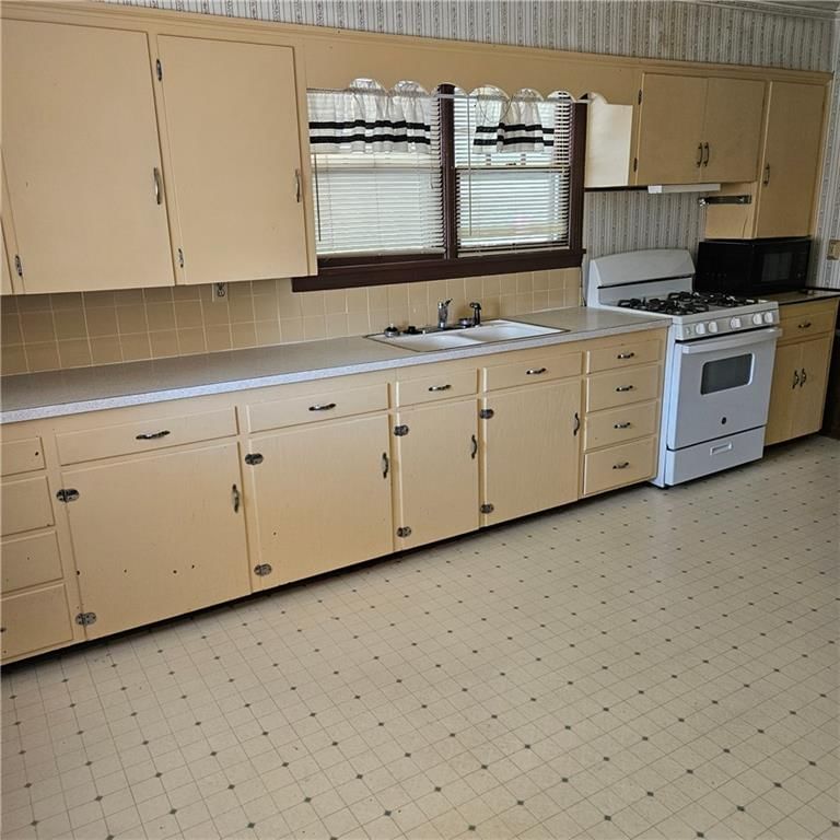 524 E Washington Street — photo 11