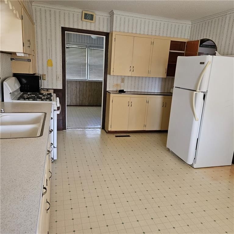 524 E Washington Street — photo 12