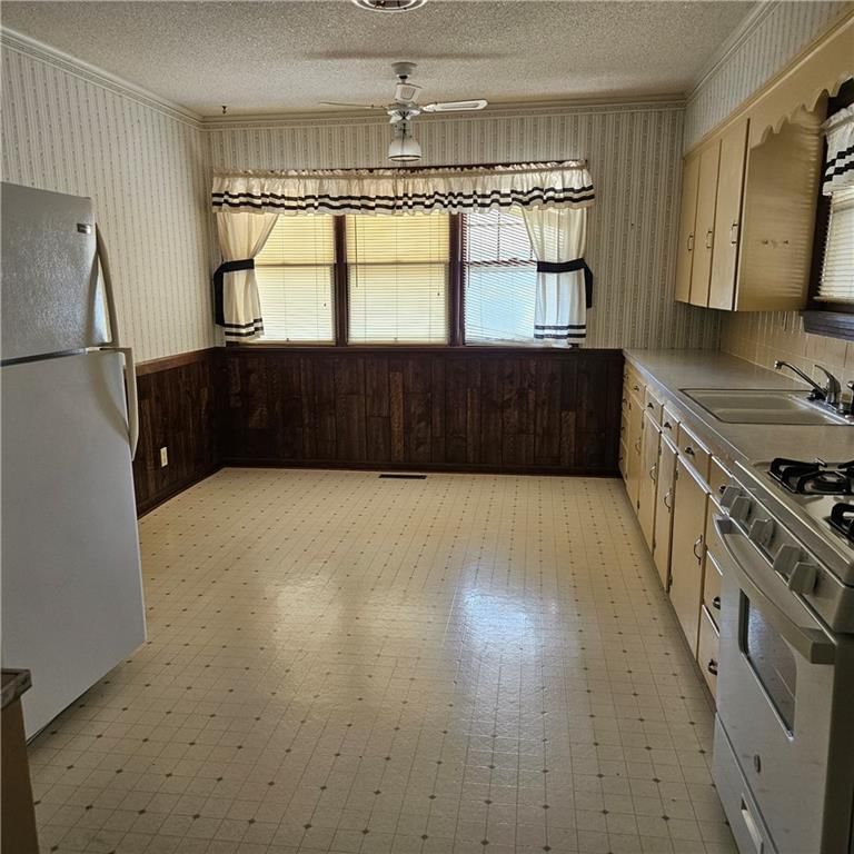 524 E Washington Street — photo 13