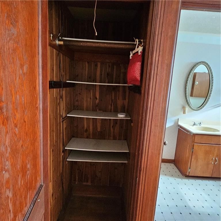 524 E Washington Street — photo 16