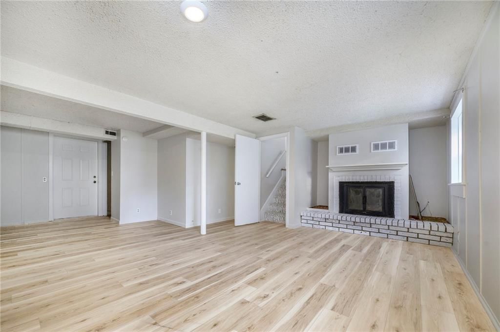 912 S Main Street — photo 11
