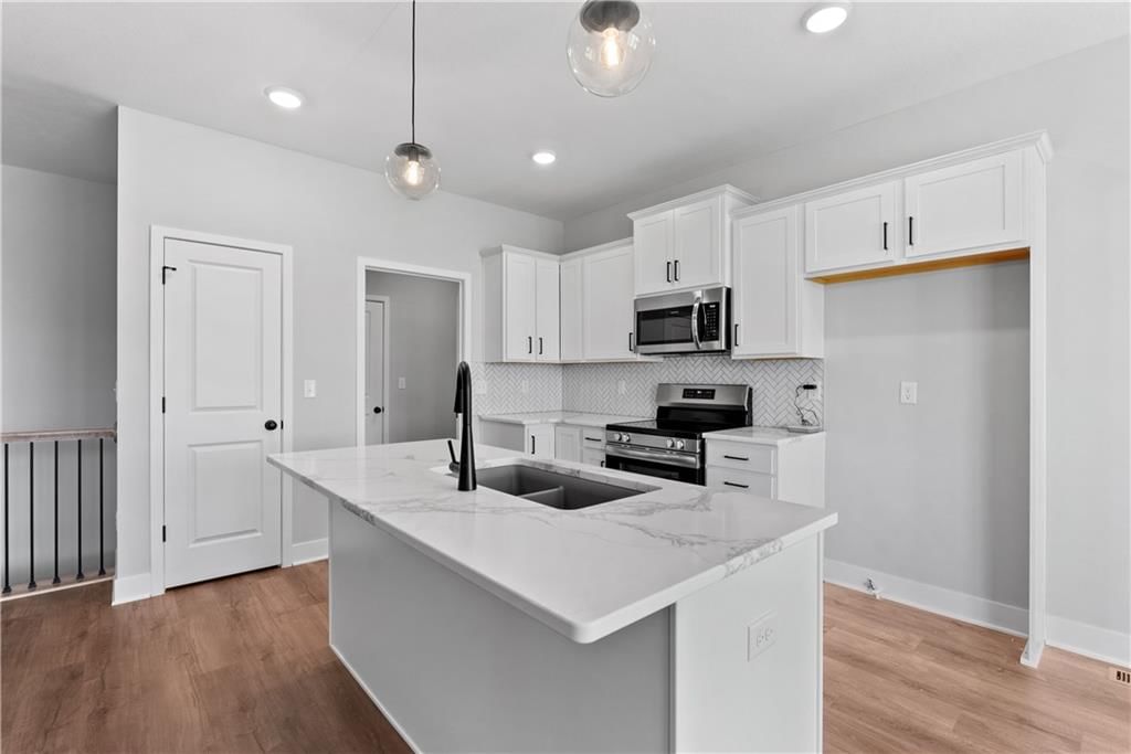 404 SW Hawthorne Lane — photo 4