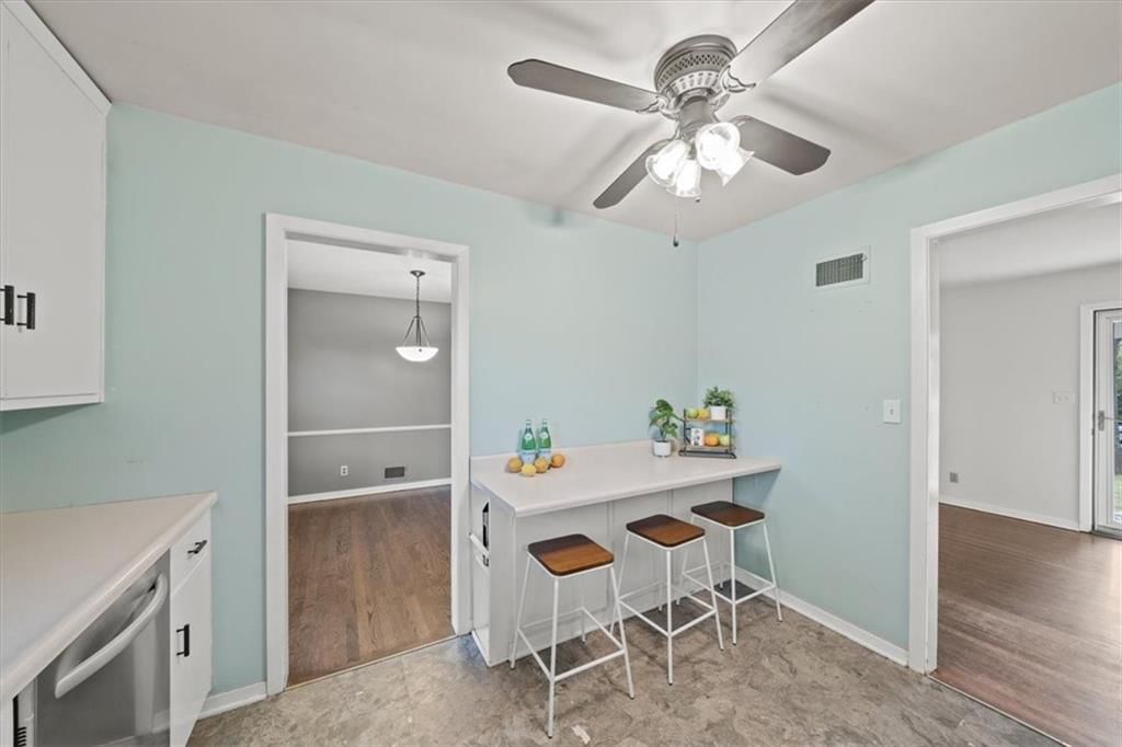 9020 Grandview Drive — photo 17