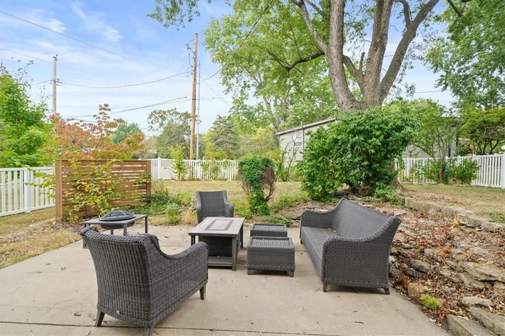 9020 Grandview Drive — photo 35