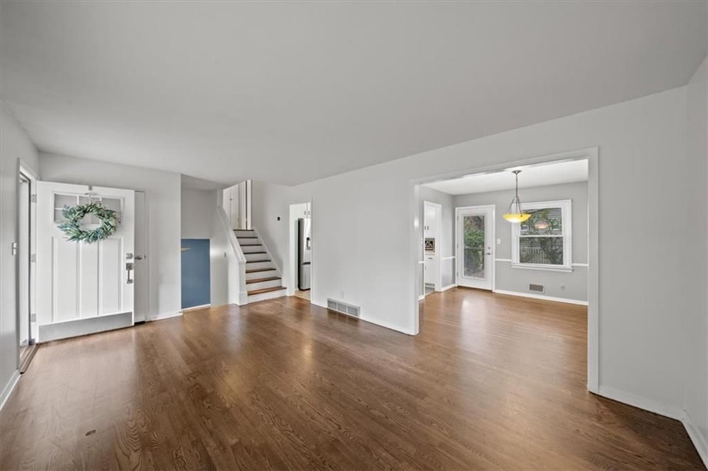 9020 Grandview Drive — photo 10