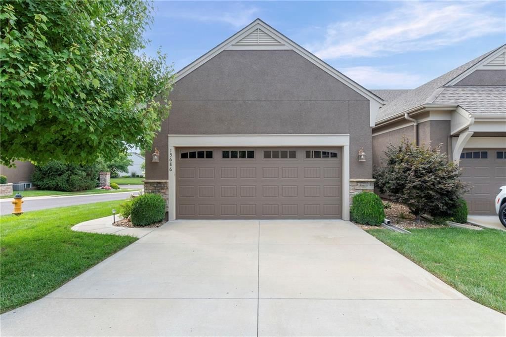 15686 Lowell Lane — photo 2