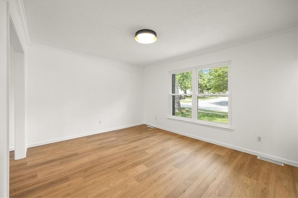 819 E Piatt Lane — photo 4