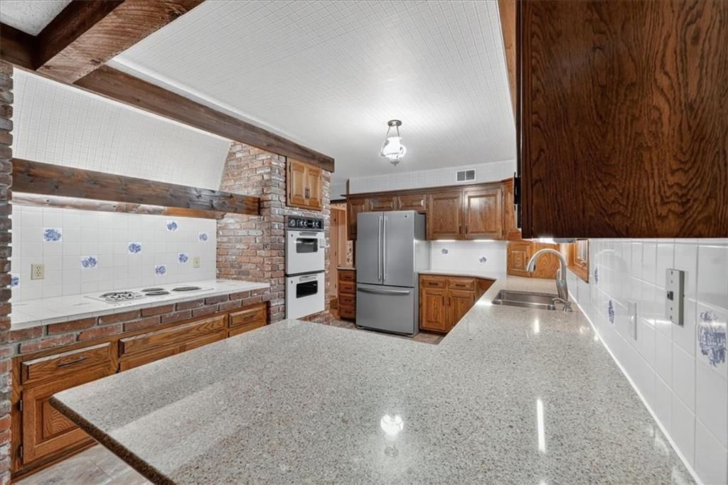 8330 Connell Street — photo 11