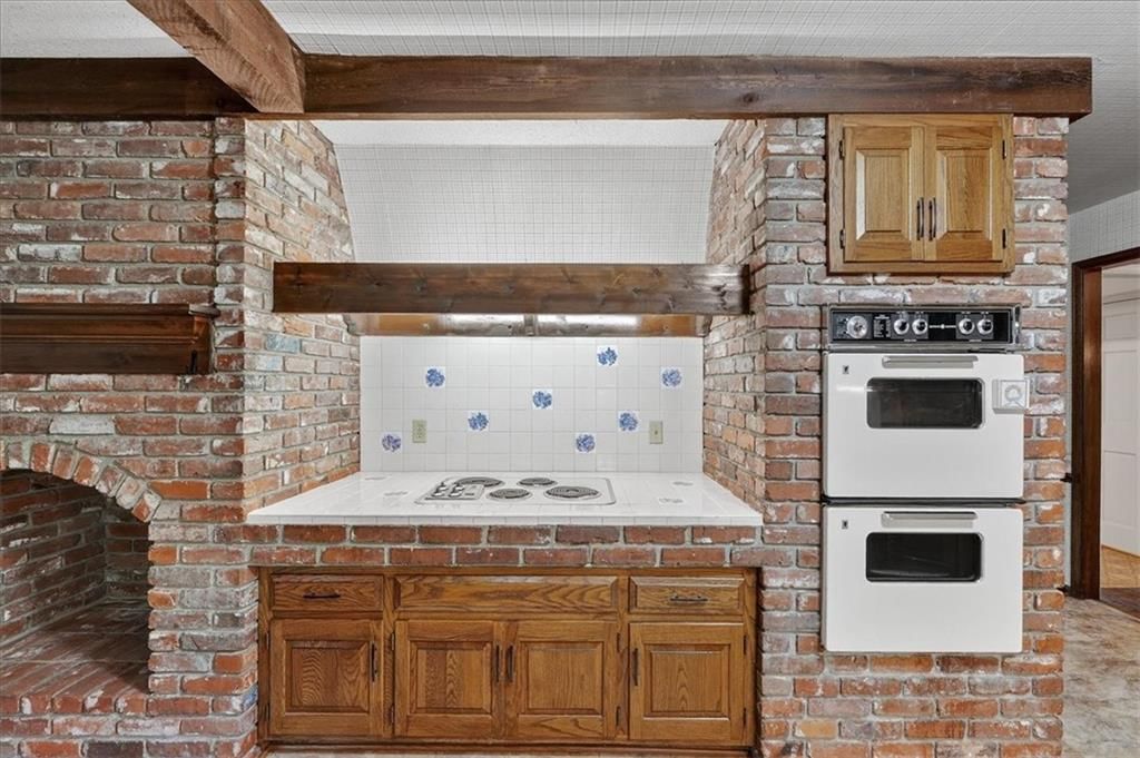 8330 Connell Street — photo 12