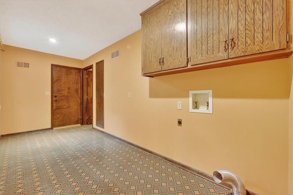 8330 Connell Street — photo 20