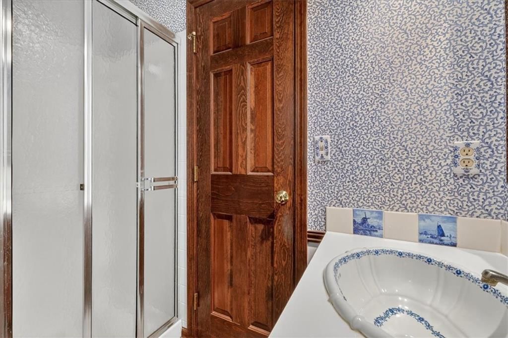 8330 Connell Street — photo 24