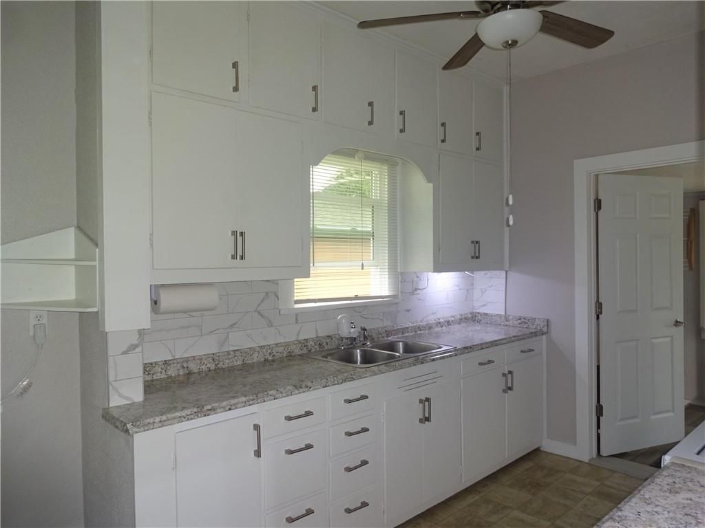 1104 W Myrtle Street — photo 18