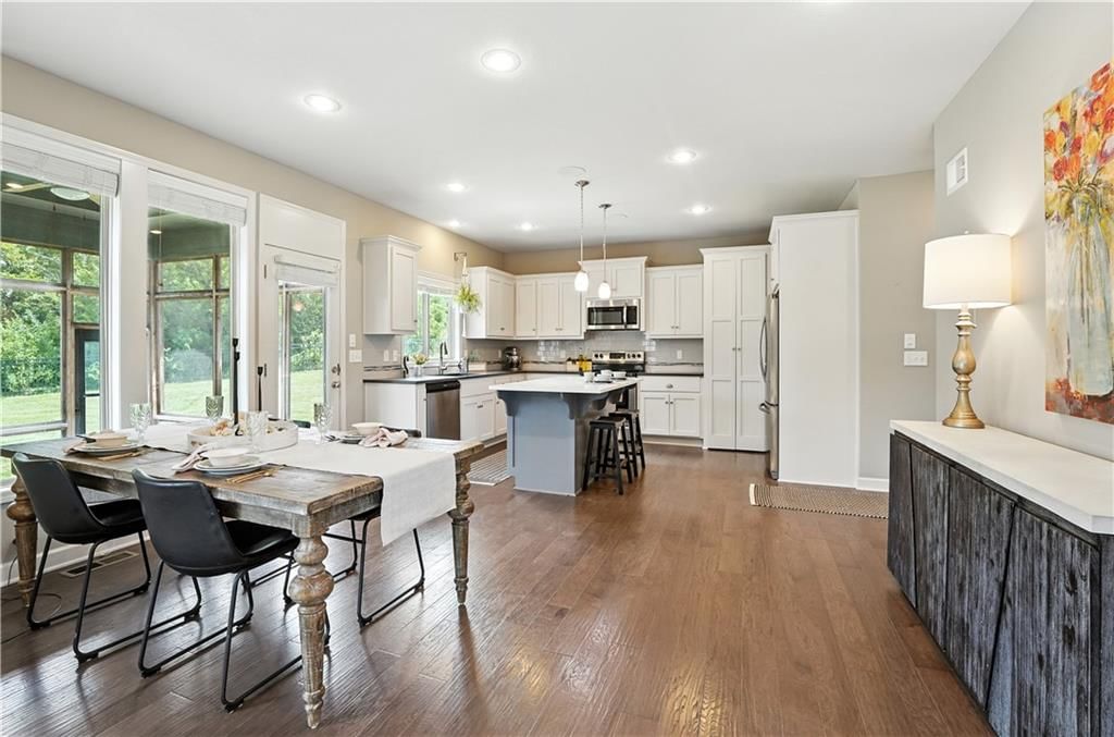 Photo 13 of 52 - 1619 Grandshire Drive