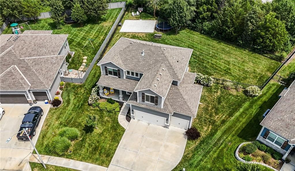 Photo 4 of 52 - 1619 Grandshire Drive