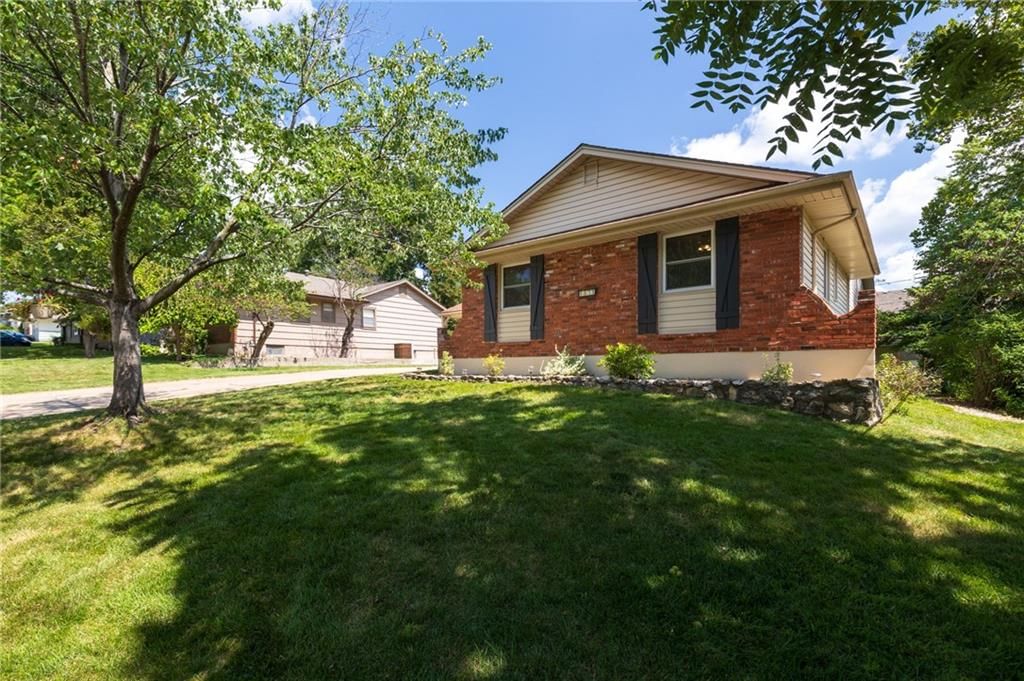 8831 Ford Avenue — photo 2