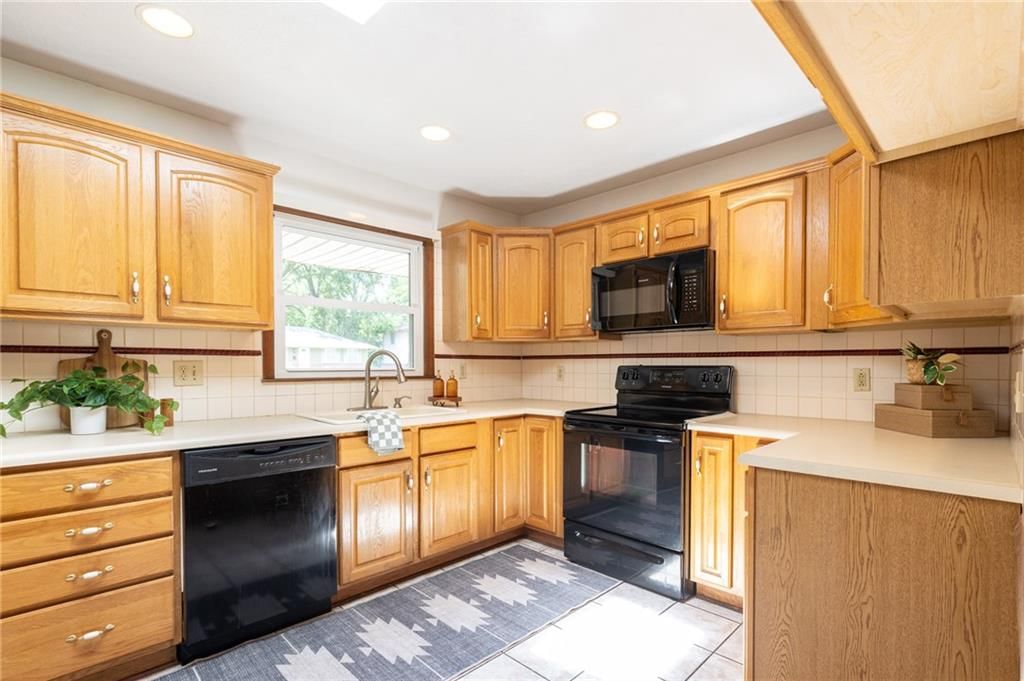 8831 Ford Avenue — photo 15