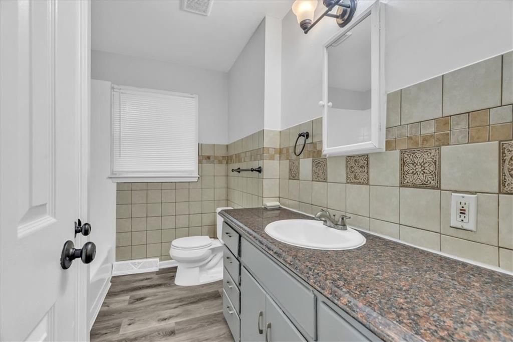 4641 N Brighton Avenue — photo 11