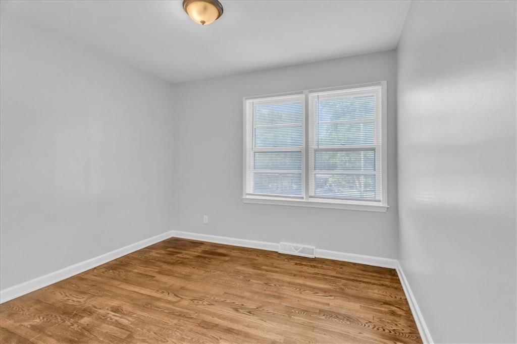 4641 N Brighton Avenue — photo 17