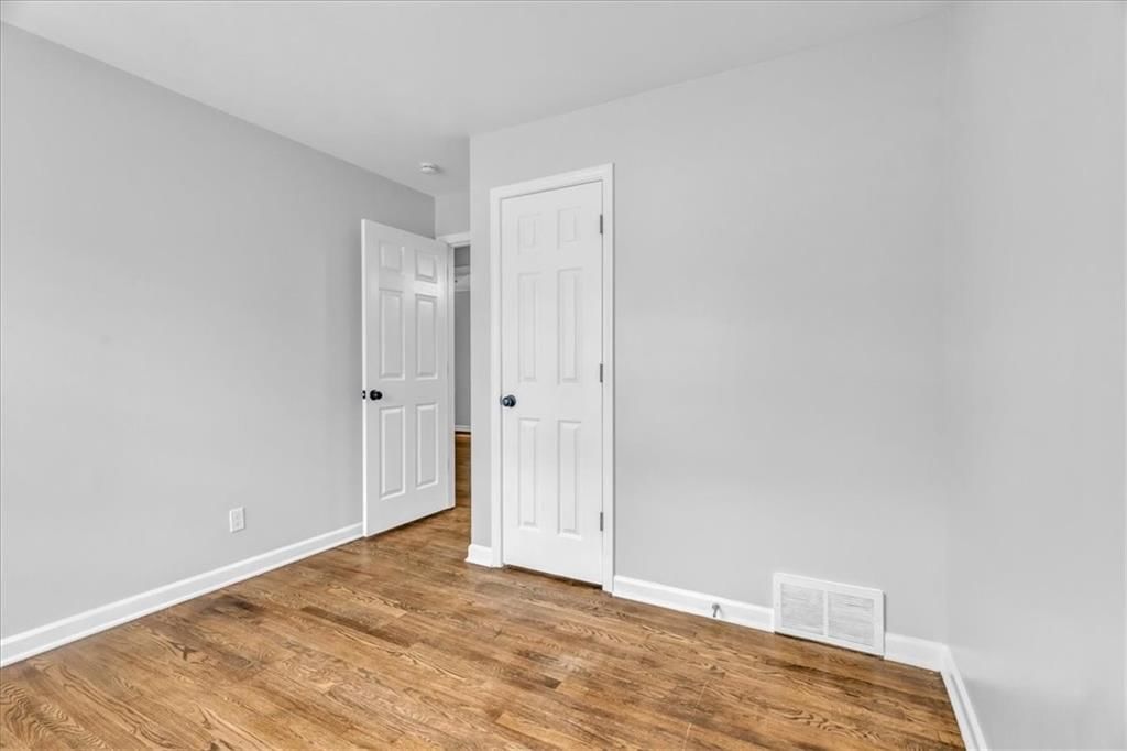 4641 N Brighton Avenue — photo 18