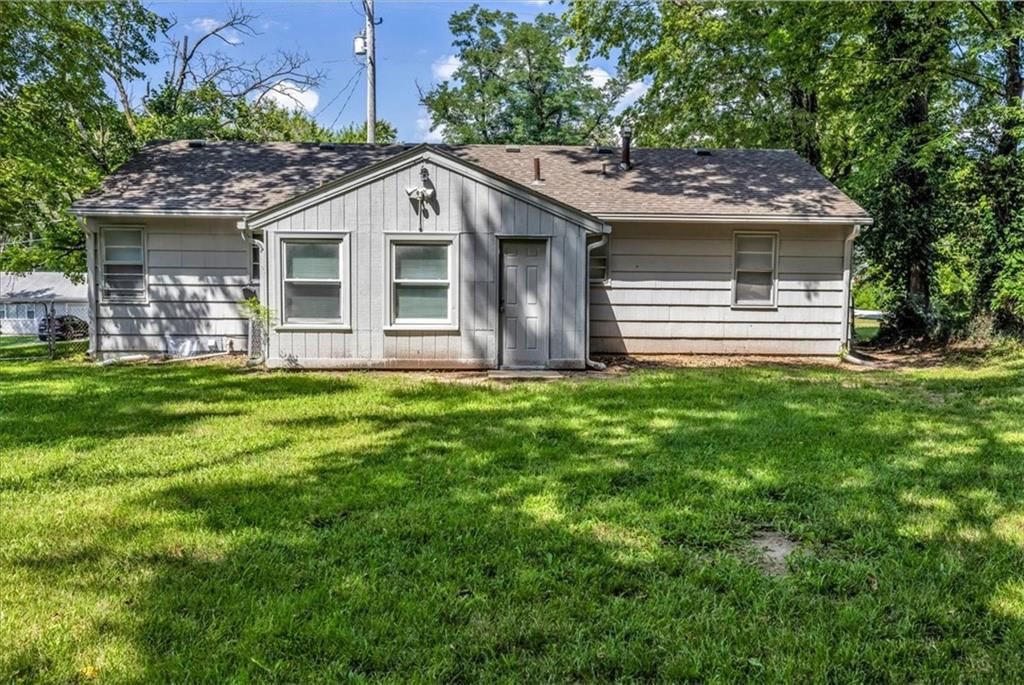 4641 N Brighton Avenue — photo 25