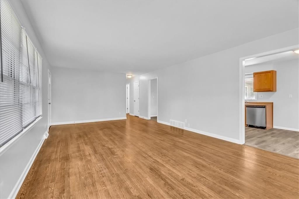 4641 N Brighton Avenue — photo 4