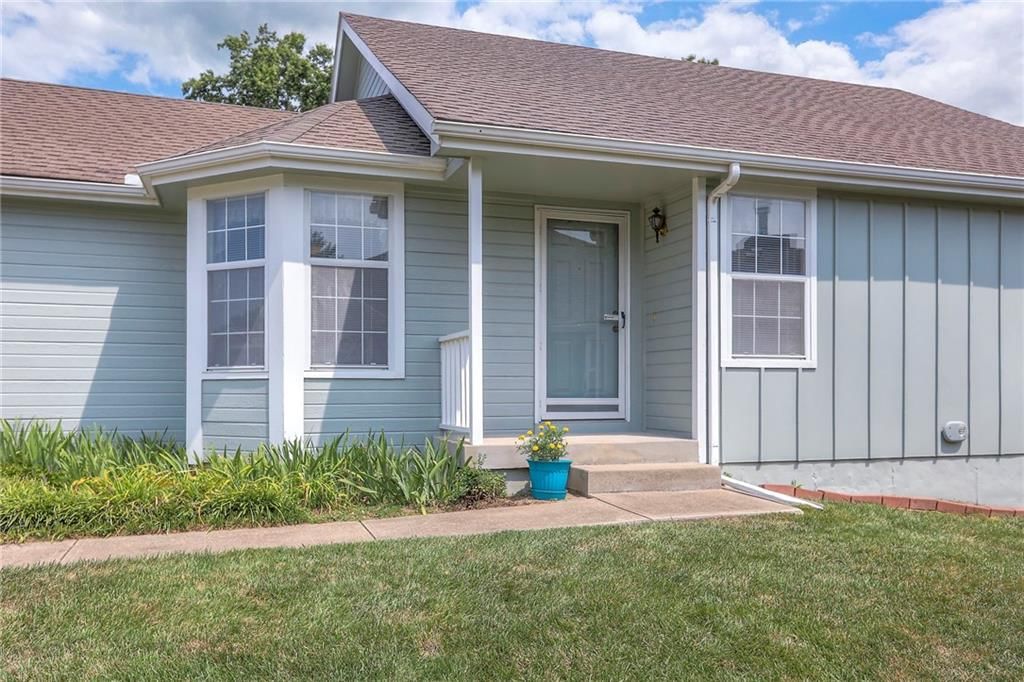 5211 S Megan Drive — photo 3