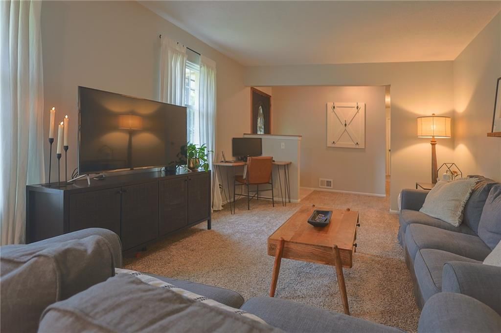 1210 W Forrest Lane — photo 5