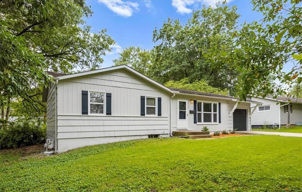13129 Sycamore Avenue — photo 2