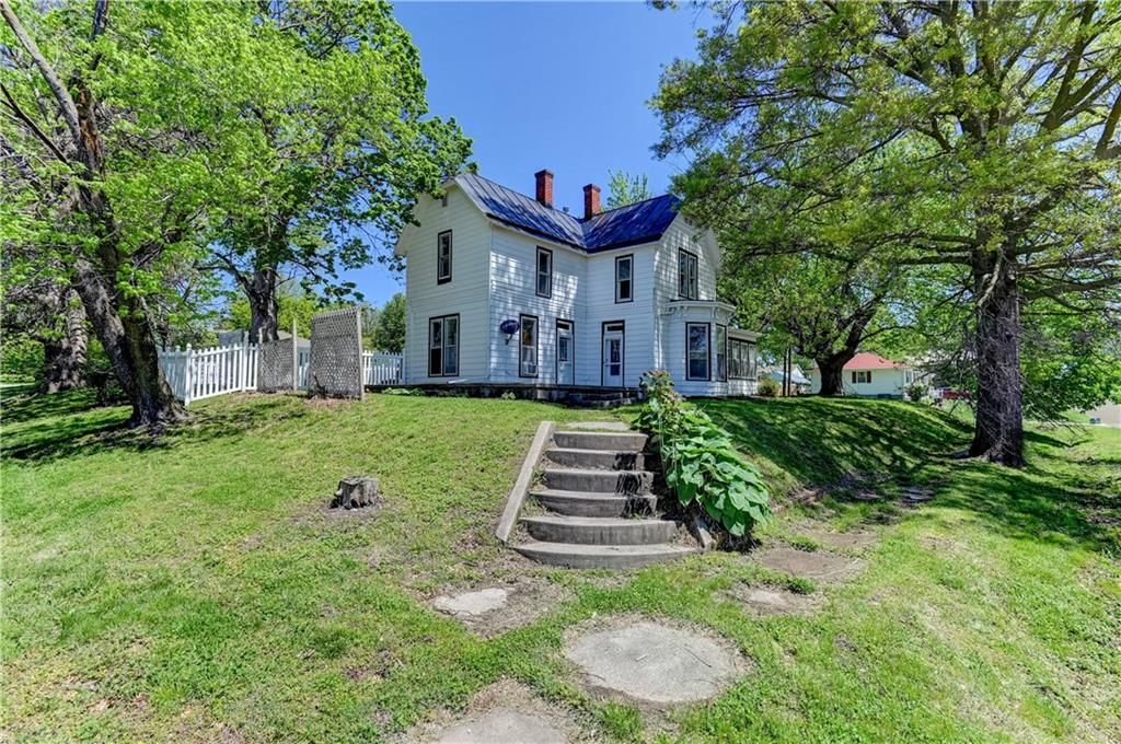 304 N JUNE Street — photo 3